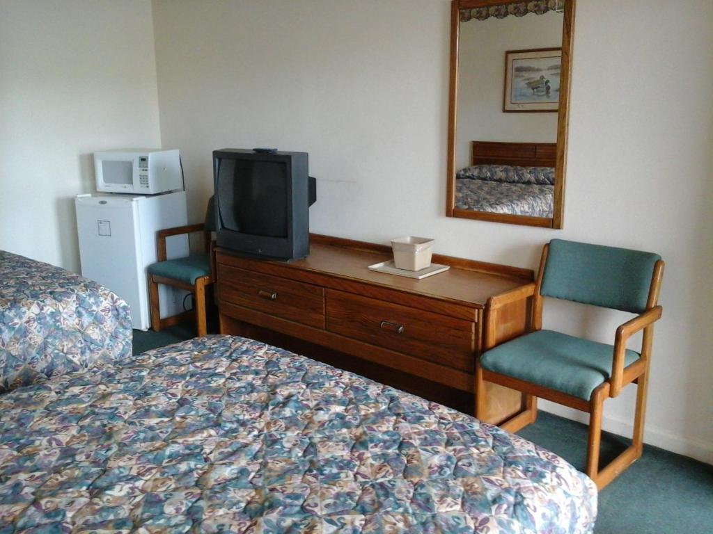 Royal Inn Cochran Room photo